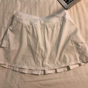White Ivivva ruffle back tennis skirt